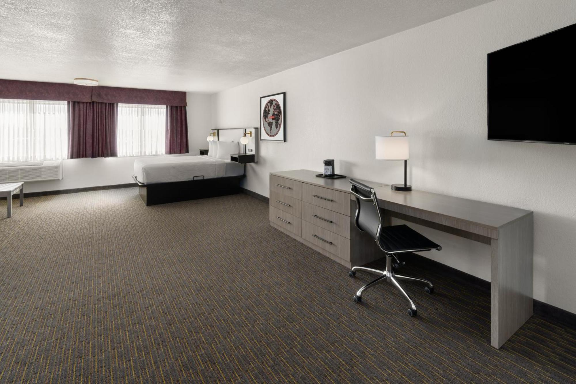 Hotel Sylo Denver Airport, A Ramada By Wyndham Aurora