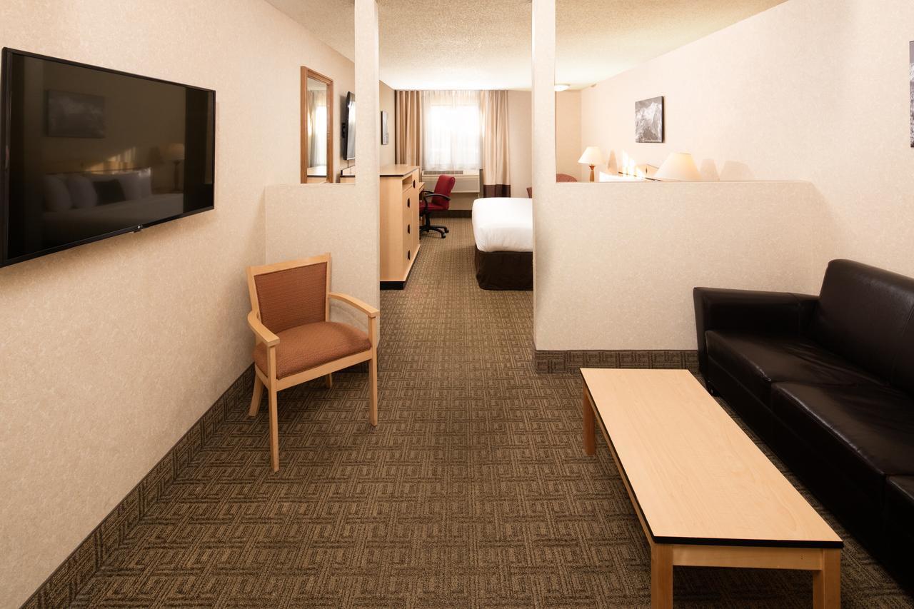 Hotel Sylo Denver Airport, A Ramada By Wyndham 2*