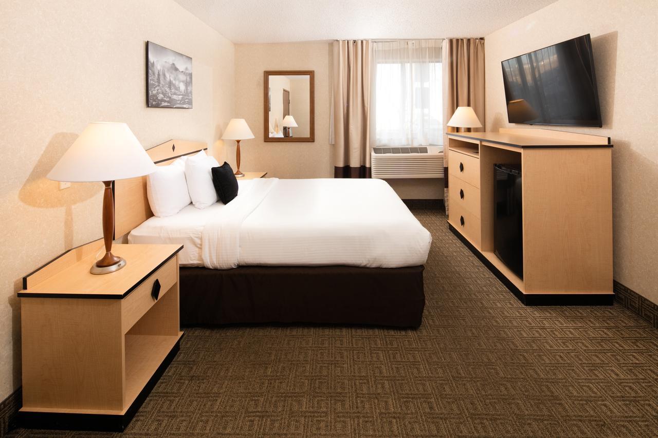 Hotel Sylo Denver Airport, A Ramada By Wyndham 2*