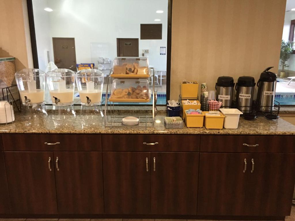 Hotel Sylo Denver Airport, A Ramada By Wyndham Aurora