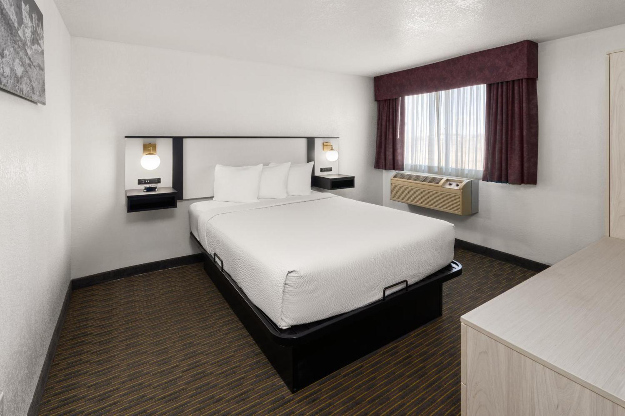 Hotel Sylo Denver Airport, A Ramada By Wyndham 2*