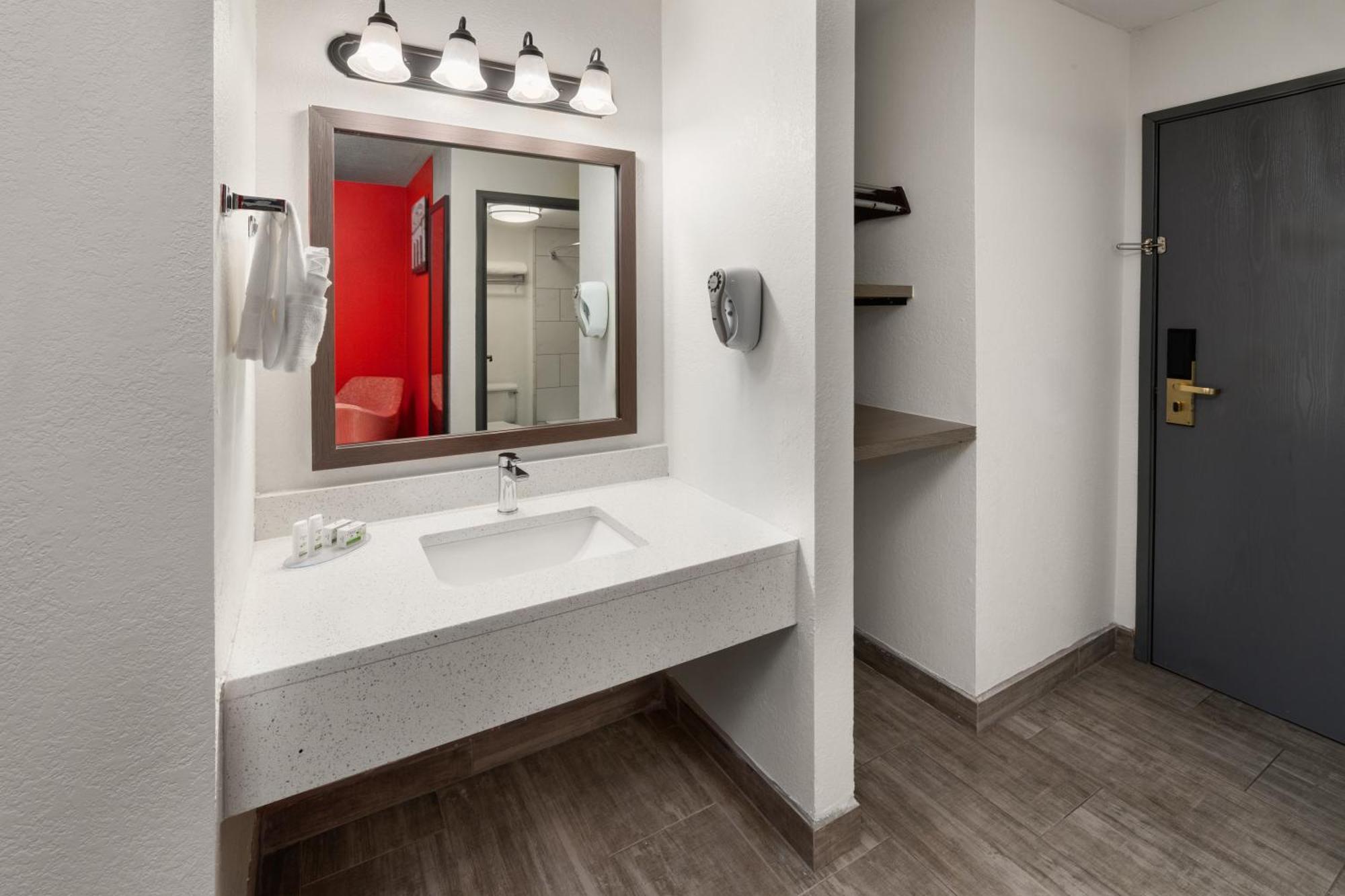 Hotel Sylo Denver Airport, A Ramada By Wyndham Aurora
