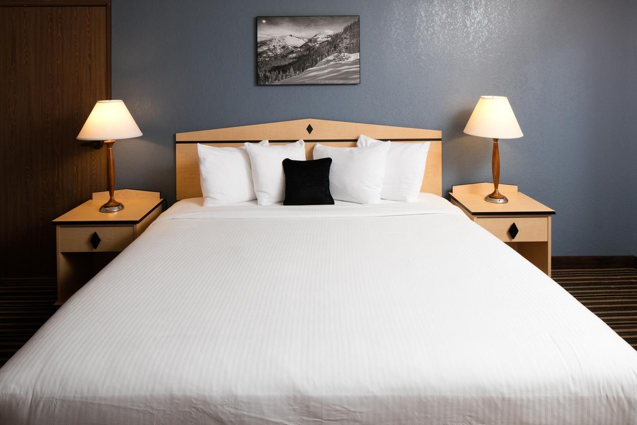 Hotel Sylo Denver Airport, A Ramada By Wyndham 2*